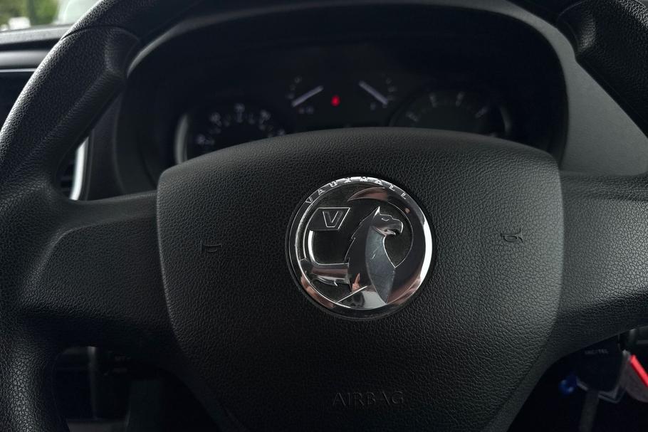 Used Vauxhall VIVARO DT73BWJ 21