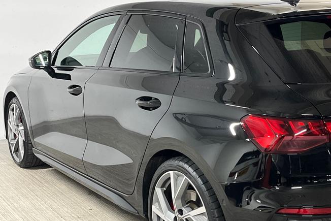 AUDI S3 Photo 32