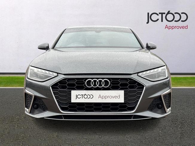 AUDI A4 Photo 8