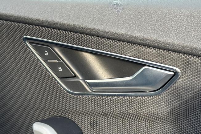 AUDI Q2 Photo 32