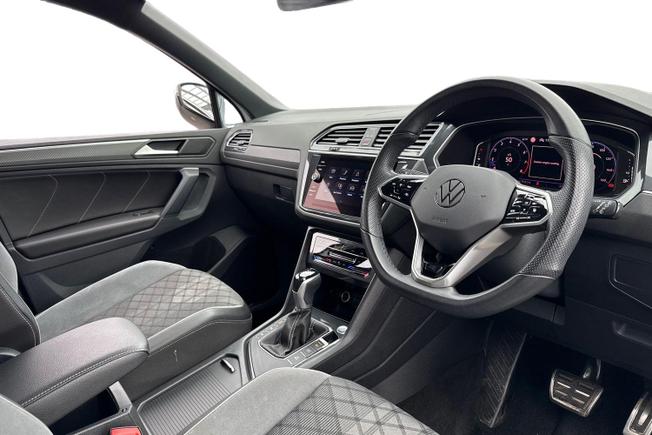 VOLKSWAGEN Tiguan Photo 6