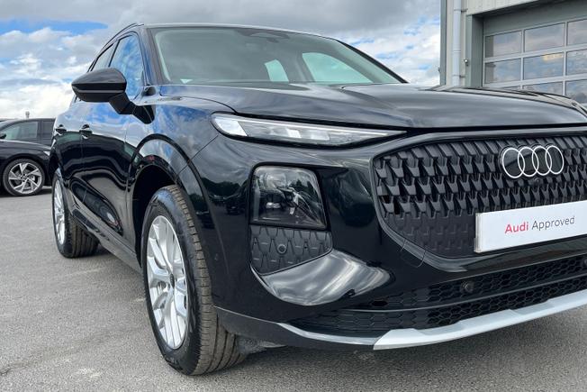AUDI Q3 Photo 19