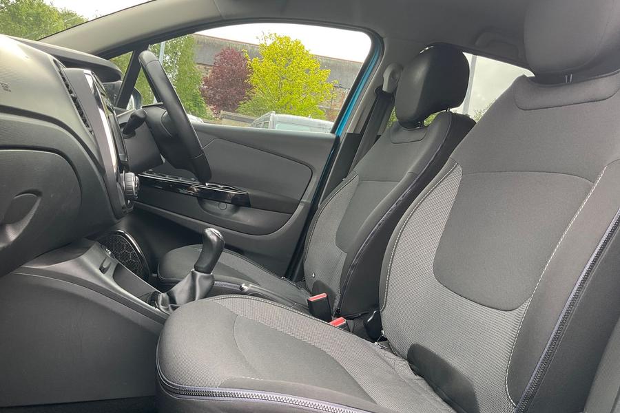 Renault CAPTUR Photo autoimg-5bcf8399b56f0a8af23305d17c632fc5b0285abc.jpg