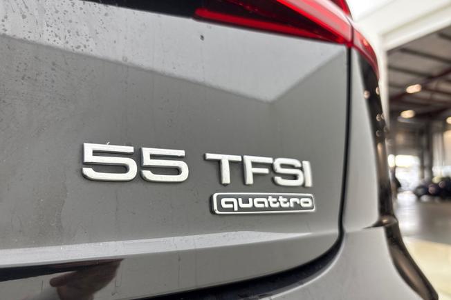 AUDI Q8 Photo 28