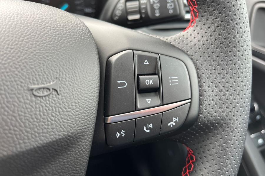 Ford FOCUS Photo autoimg-5bd52eeb1718b93a8e80a9d7f5c6d803e47f6878.jpg