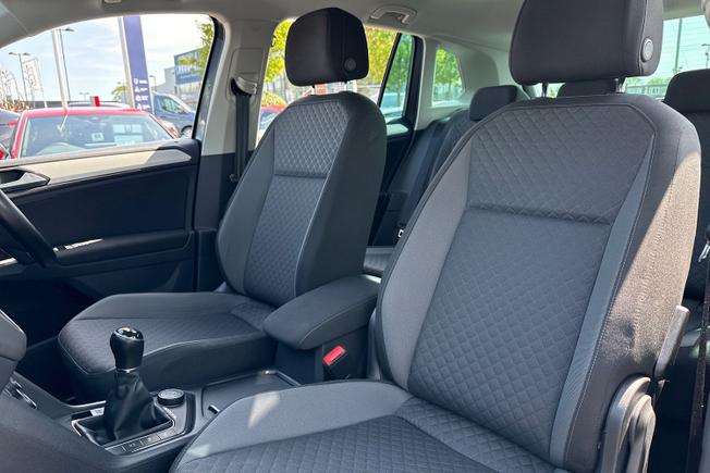 VOLKSWAGEN Tiguan Photo 21