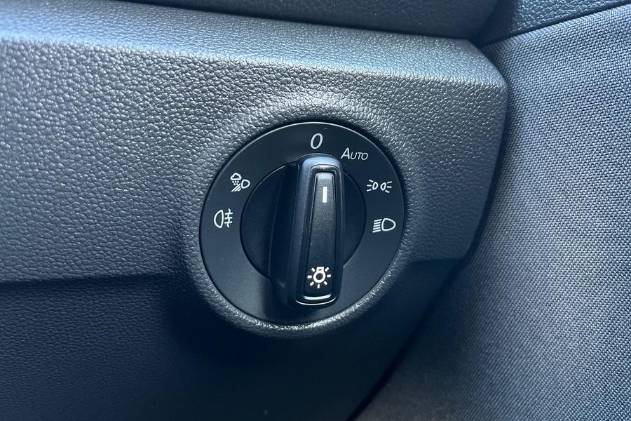 Volkswagen T-Roc Photo autoimg-5bd7b356e61597f73bda1c062dd0d39bc4723fa1.jpg