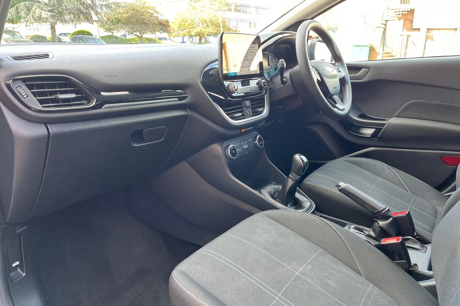 Ford Fiesta Photo 17