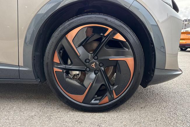 CUPRA Tavascan Photo 5