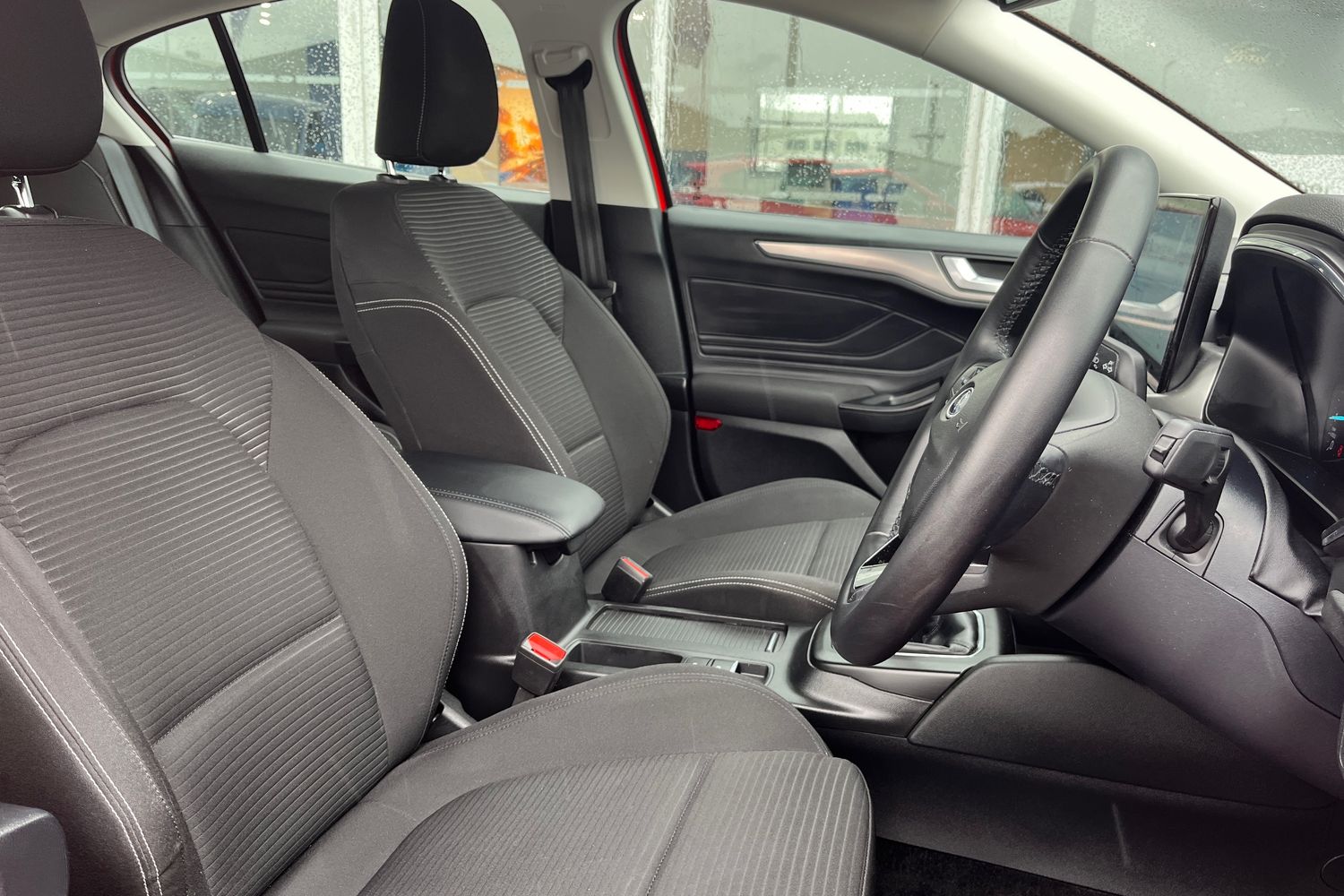 Ford FOCUS Photo 16
