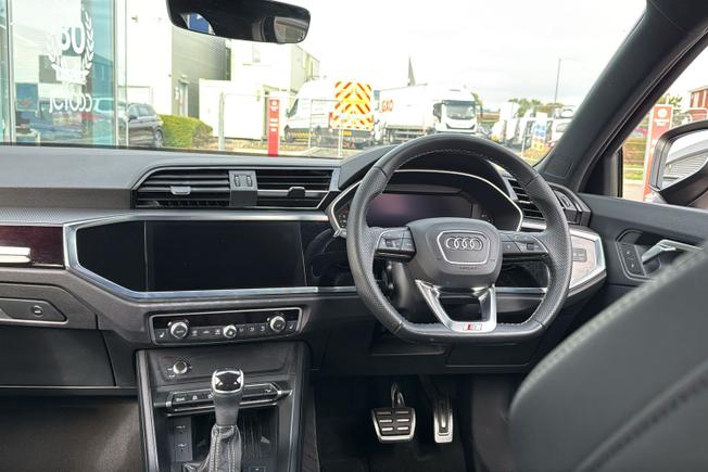 Audi Q3 Photo 40