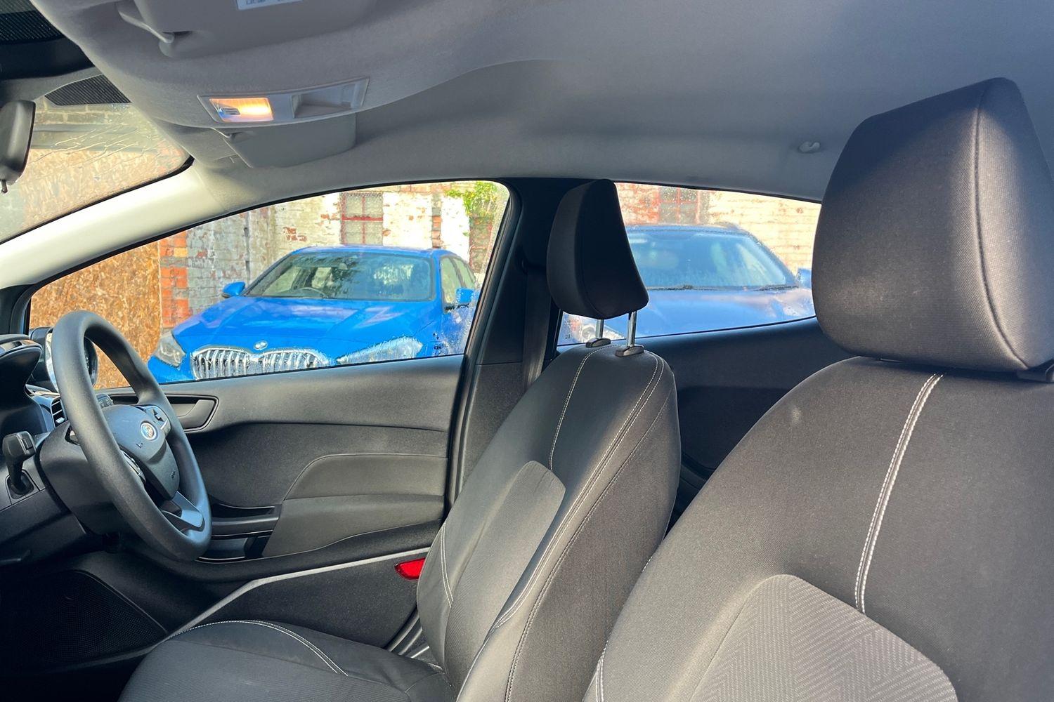 Ford FIESTA Photo 18