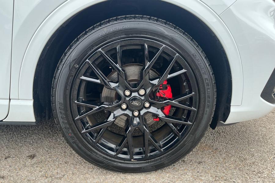 Ford KUGA Photo autoimg-5be4891961e76ab38eac28922f570574461020e9.jpg