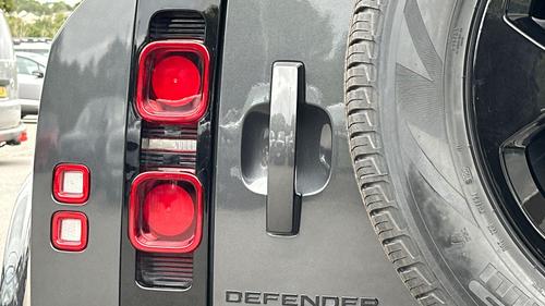 Land Rover Defender Photo autoimg-5be48c5db55496ed3fe5370316139ae65e4587ad.jpg