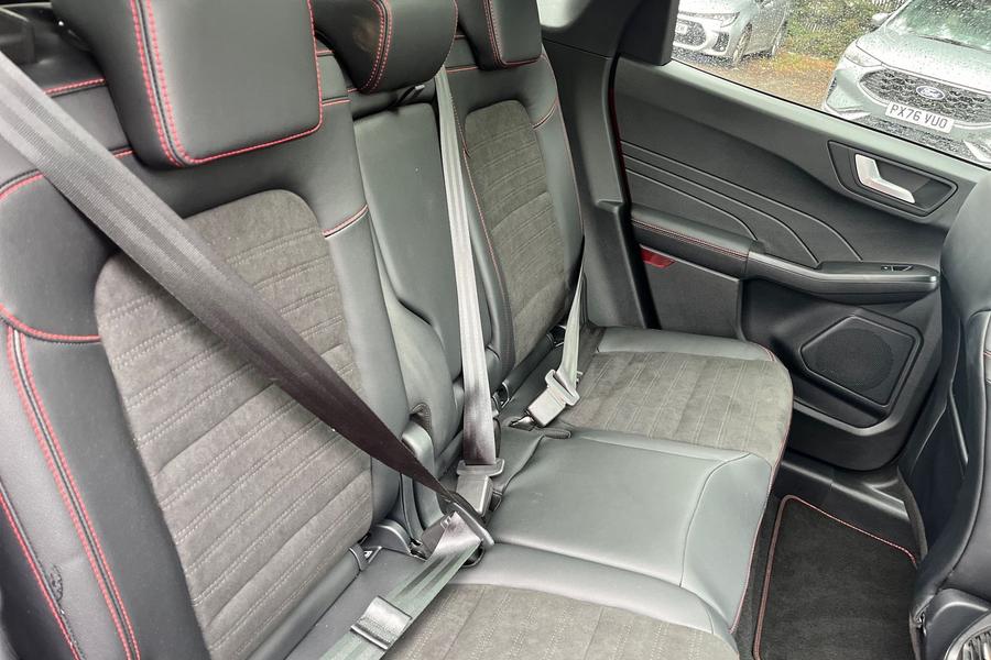 Ford KUGA Photo autoimg-5be7db1945b24be13a700eebe641bcefb7716e5d.jpg