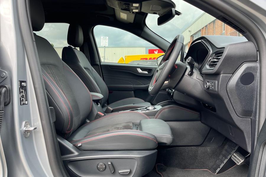 Ford KUGA Photo autoimg-5be8a87e1a2ac711474344e6a9640d01ab4a0203.jpg