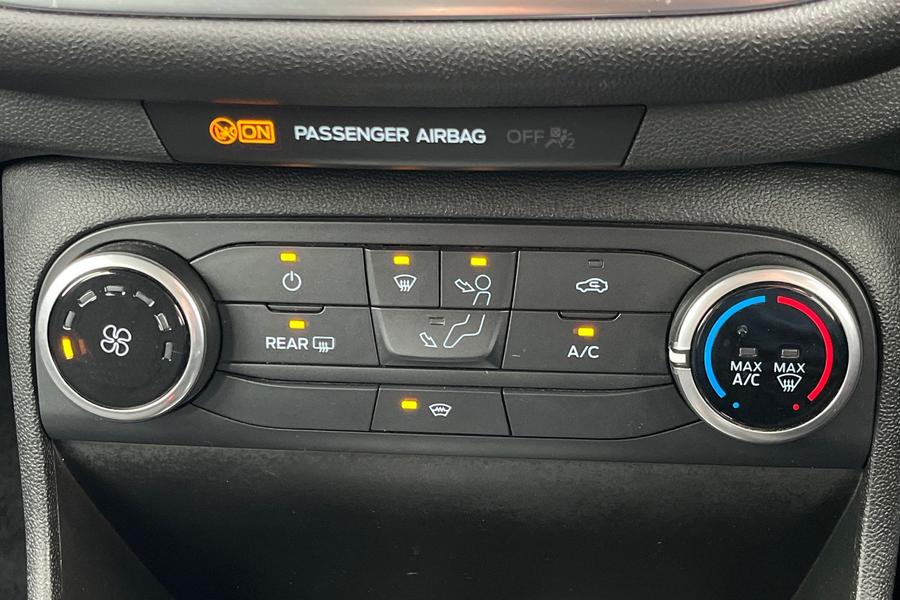 Ford FIESTA Photo autoimg-5bea3173b7fef5a6988f1c60f0ee0951d4d05fc9.jpg