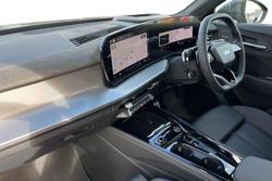 AUDI  Q3 SUV Photo 2