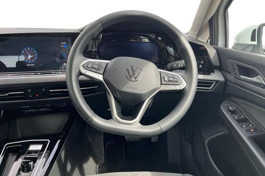 Volkswagen Golf Photo autoimg-5beaa9c22486fe9e28928021753dae8603a2a25b.jpg