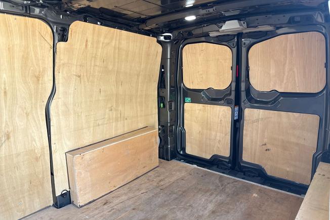 VOLKSWAGEN Transporter Photo 9