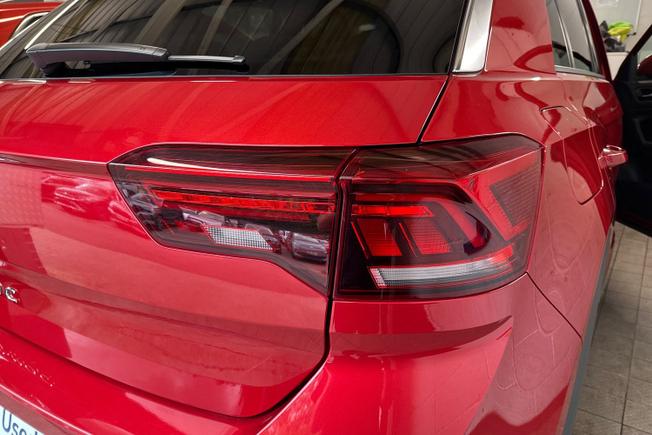 VOLKSWAGEN T-Roc Photo 18