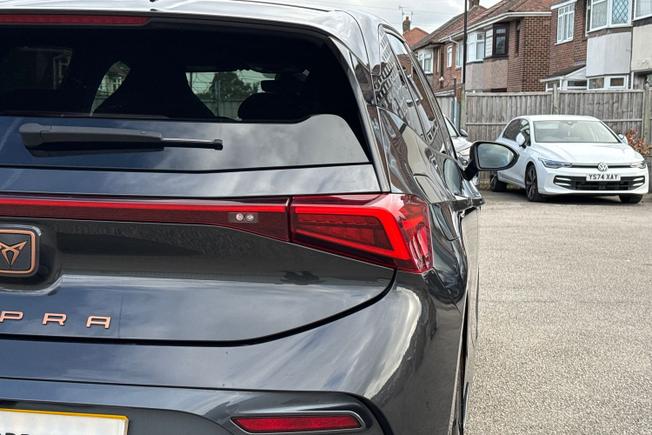 CUPRA BORN Photo 18