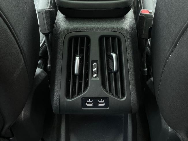 BMW 2 Series Active Tourer Photo 38