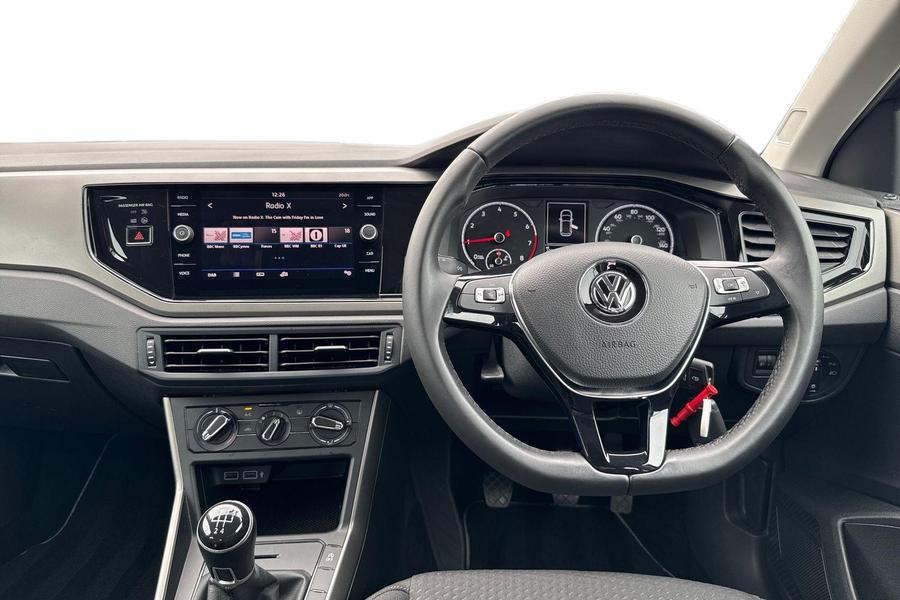 Volkswagen POLO Photo autoimg-5c02b0b169955cac00662edc5b582d3d1dd60e83.jpg