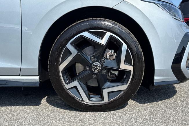 VOLKSWAGEN Golf Photo 5