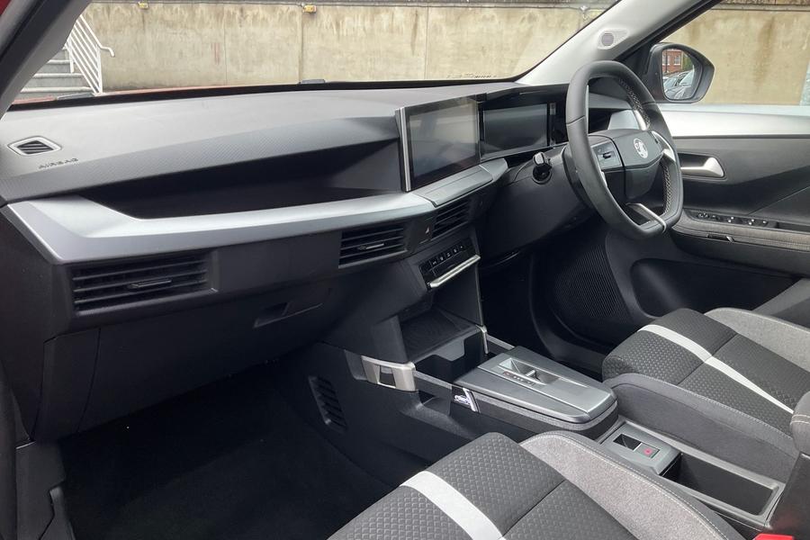 Vauxhall FRONTERA Photo autoimg-5c058732b85761e3b6205d53ee6722106f256ad8.jpg