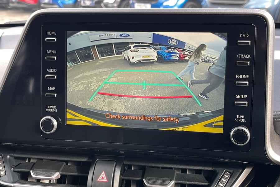 Toyota C-HR Photo autoimg-5c1670c9c2f694ec3143b4142270cfa6a0810eaf.jpg