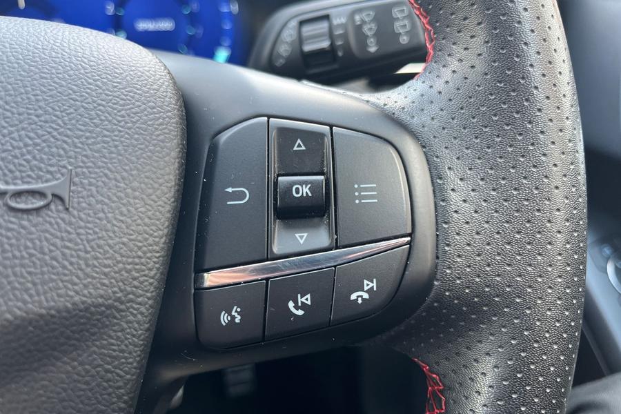 Ford FOCUS Photo autoimg-5c1c031e524df3e3672c61859089a7b7334aff77.jpg