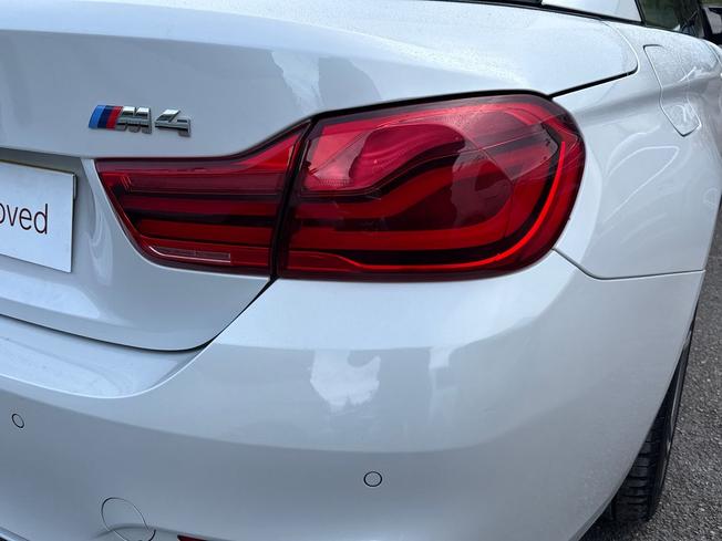 BMW M4 Photo 18