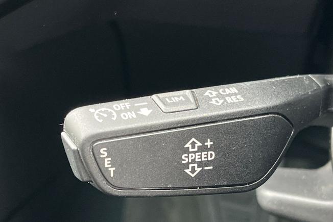 Audi e-tron Photo 26