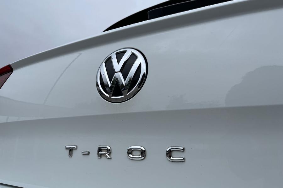 Volkswagen T-Roc Photo autoimg-5c22f4cc31af8a5cd39c3aa0dea55645c3c10be9.jpg