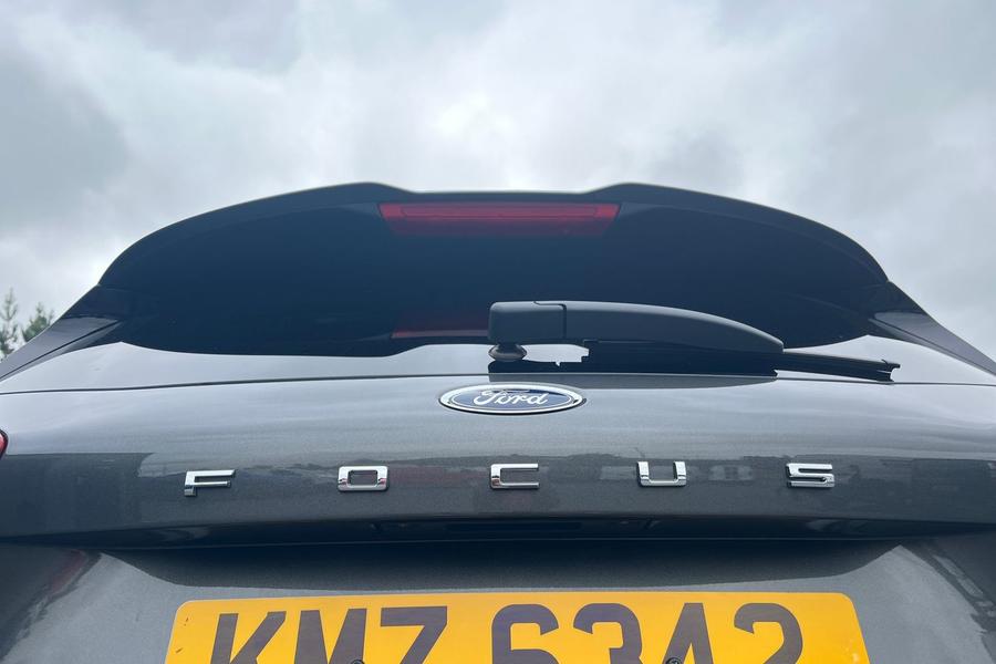 Ford FOCUS Photo autoimg-5c25de6224723633fd1d227eae8e44cfcfb9fbf3.jpg