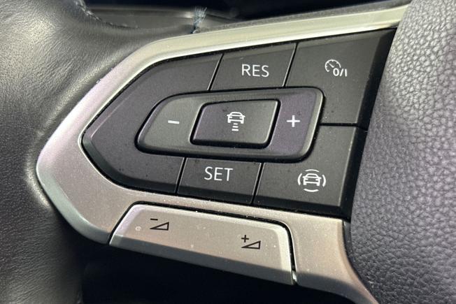 VOLKSWAGEN Golf Photo 16