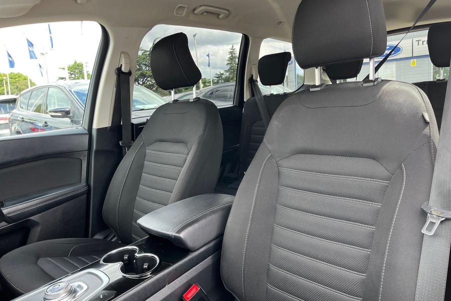 Ford GALAXY Photo autoimg-5c29918659dd2fc44c5c2e4ce699ddf08418ba7f.jpg