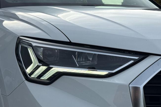 AUDI Q3 Photo 19