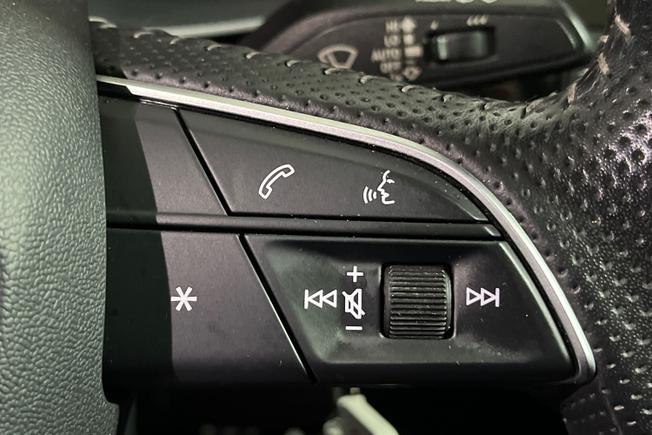 AUDI Q3 Photo 17