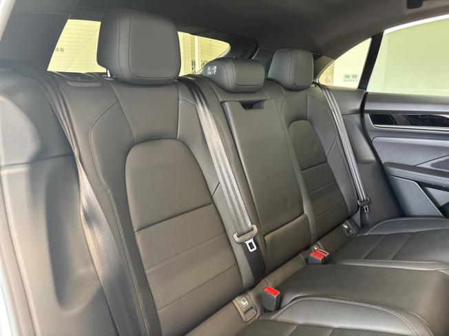 PORSCHE Macan Photo 29