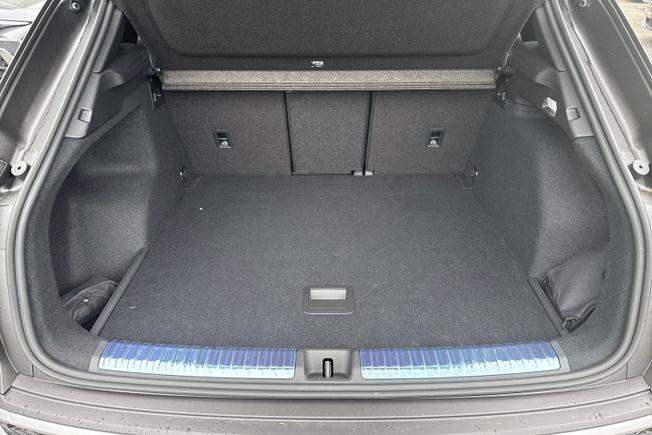 Audi Q3 SUV Photo 12