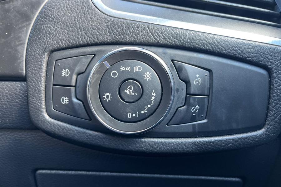 Ford Galaxy Photo autoimg-5c3d526bc529c4828b63eafdf5c1a491b86f5069.jpg