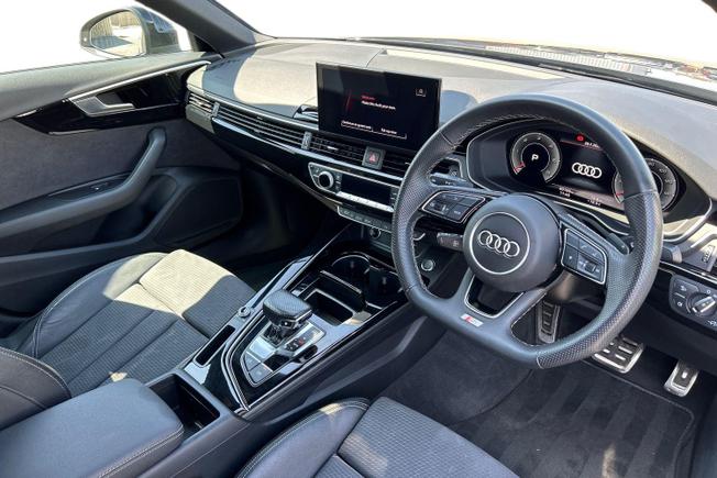AUDI A4 Photo 6