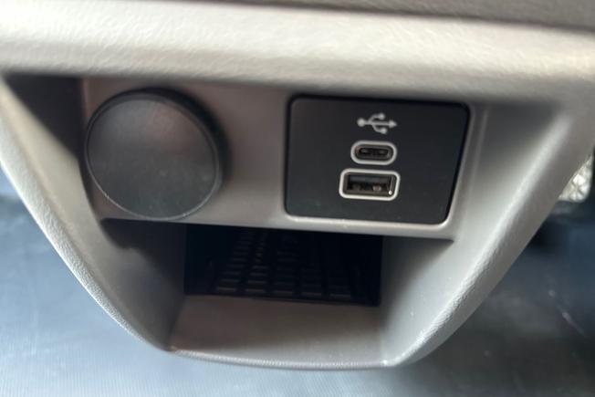 VOLKSWAGEN Transporter Photo 43