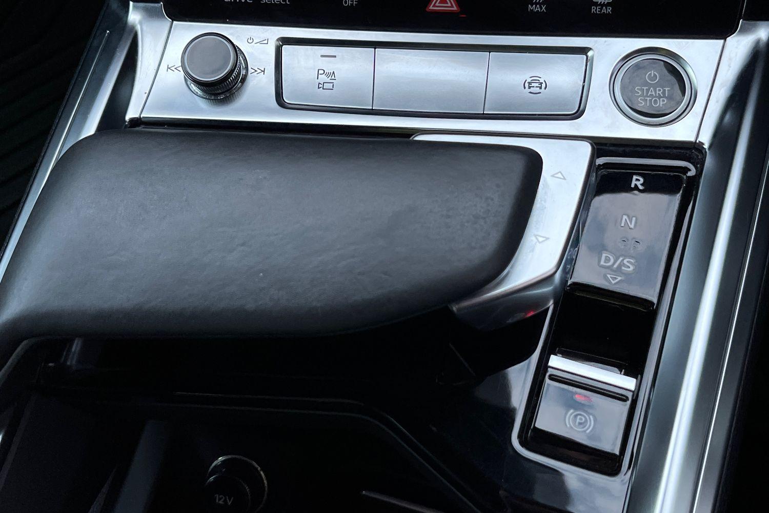 Audi E-TRON Photo 34