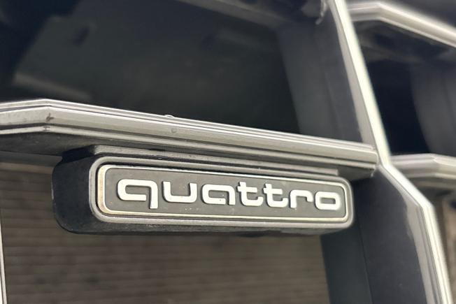 AUDI Q8 Photo 24