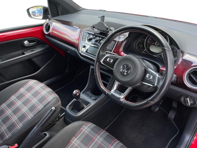 VOLKSWAGEN UP Photo 6