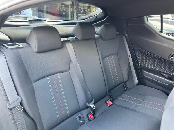 Toyota C-HR Photo autoimg-5c46b43ca5c964f0ff55781e50d92fb41c3067e8.jpg