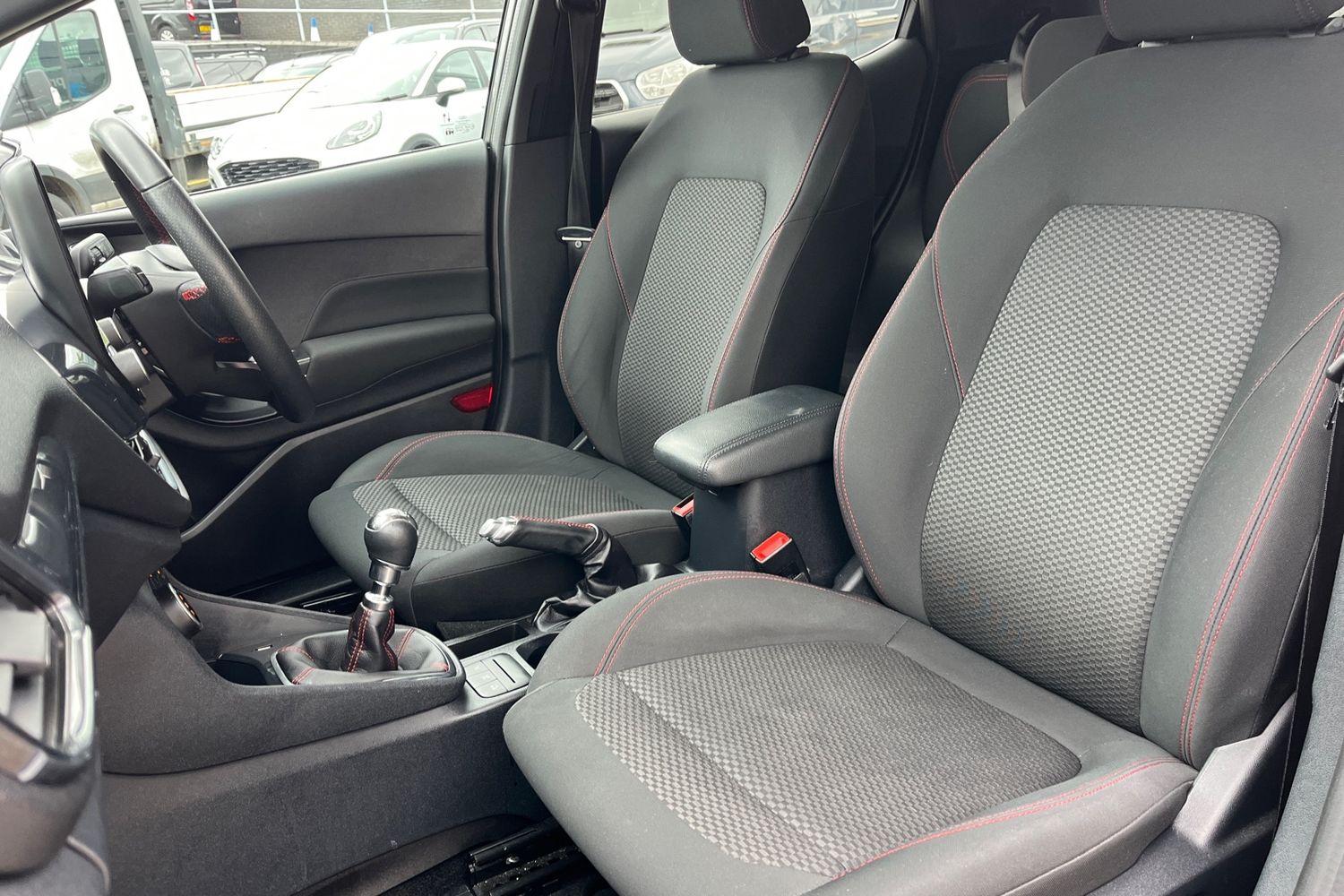 Ford Fiesta Photo 18